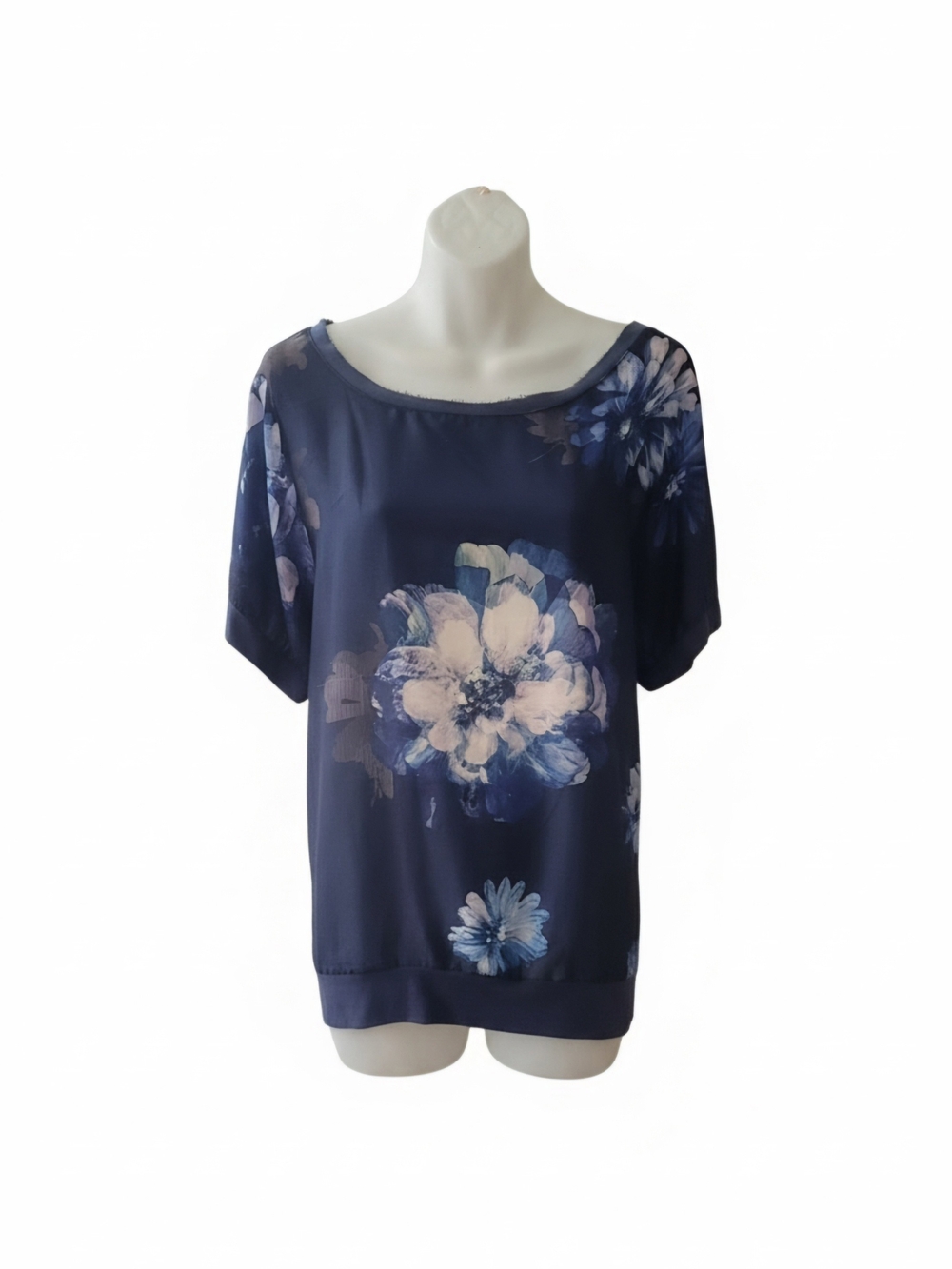 Simply Vera Vera Wang Navy Floral Short Sleeve Blouse